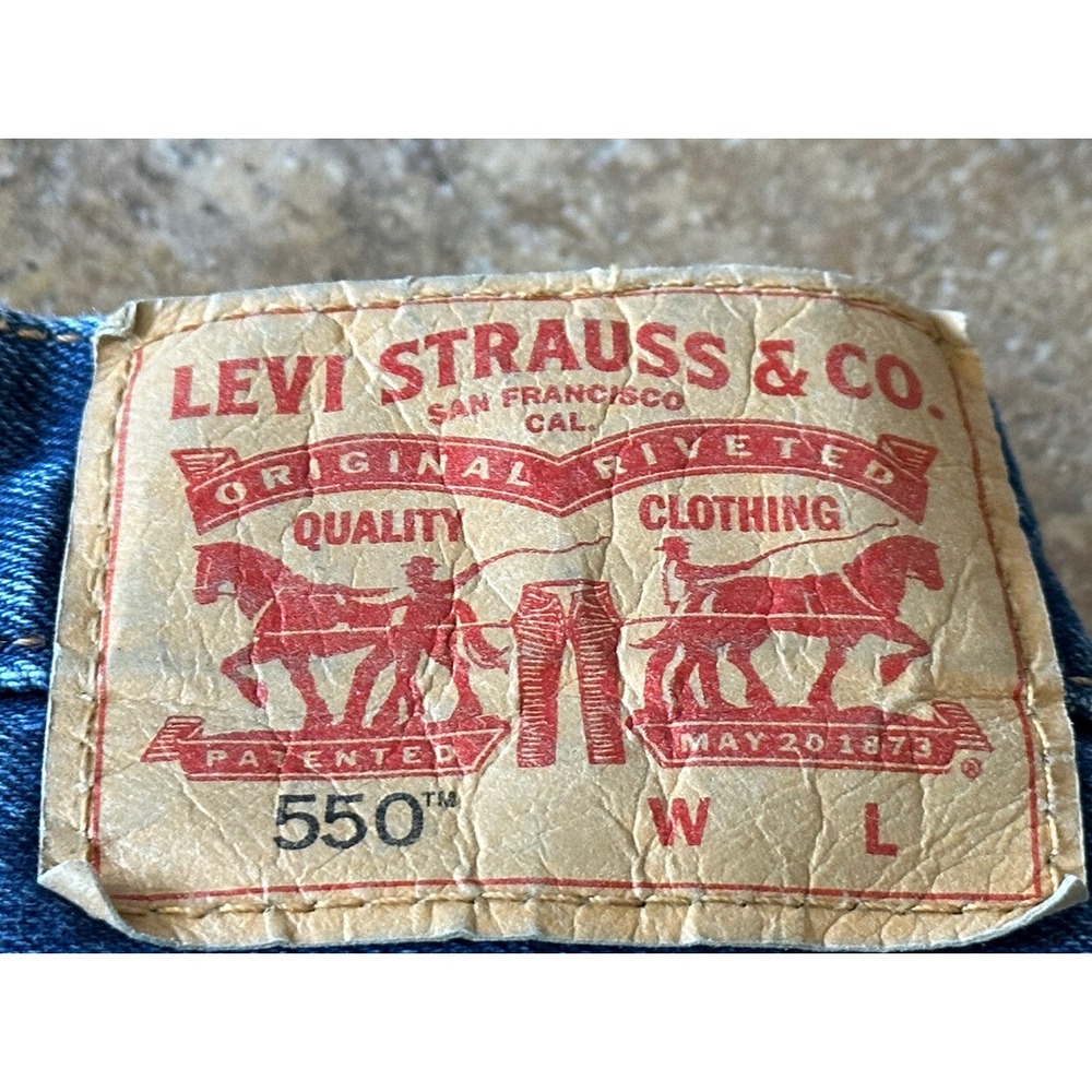 Levis 550 Jeans Mens Size 46X32  Blue Denim Flat Front Straight Jeans Fit 44X32 - Picture 6 of 6